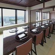 最大24名様までご利用いただける畳テーブル個室　明石海峡大橋を一望できます