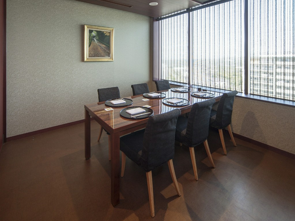 子ども連れでも利用できる個室で、家族揃っての会食