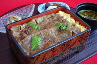 ・つきだし
・牛めし
・汁
・香の物
・水菓子
TAKE OUT OK！