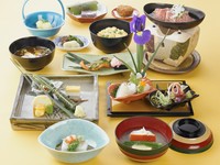 ■向
氷室寄せ
蛸　海老　帆立　ヤングコーン
小倉　丸十　枝豆

■煮物椀
車海老真丈　蓮かん
新順才　蓮芋　柚子

■造り
旬に美味きもの
あしらい色々