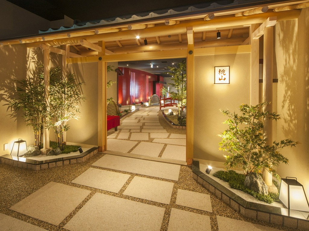 素敵な回廊がホテル内とは思えない非日常を演出