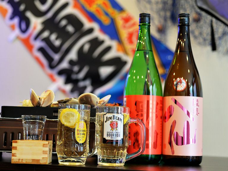 青森県の地酒をメインに、貝料理と相性の良いお酒が豊富