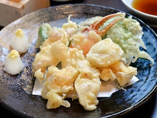 素材の味を存分に生かすことができる『天ぷら盛り合わせ』