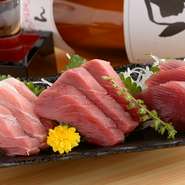 鮮度の重要な魚介は、青森の市場から直送。獲れたての刺身など、青森でしか味わえない鮮魚を秩父でも楽しむことができます。大間のマグロなど、全国的に人気があり、手に入りにくい食材も豊富です。