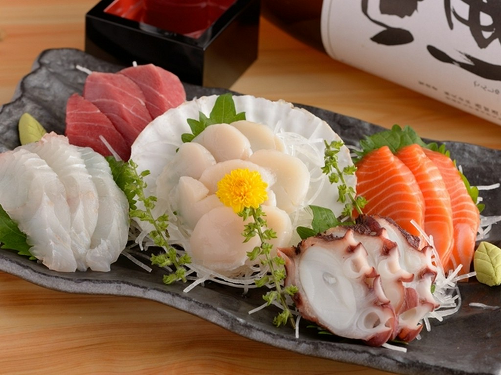 青森の名だたる鮮魚を盛り込んだ『青森旬5点盛り』