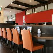 肉系ランチプレートとパスタは週替わり、お弁当は日替わりなので飽きることなく何度でも通いたくなります。「つどーむ」ご利用の方は通り沿いのため、気軽に訪れることができます。