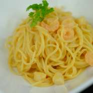 海老の旨味をうまく引出したパスタソースです。
サラダ/ドリンクセット　1090円