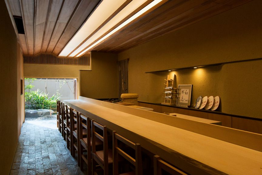 ゆったり話したい時などに重宝するのが最奥の個室