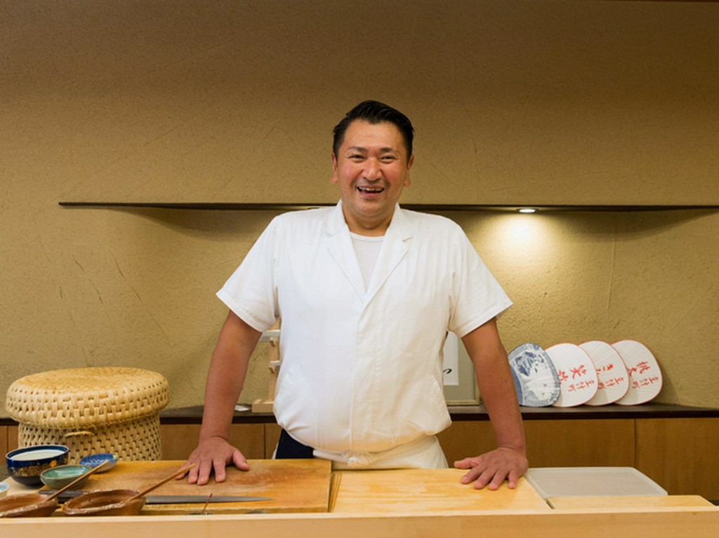 巨大な体躯とは裏腹に丁寧な接客と握りが身上