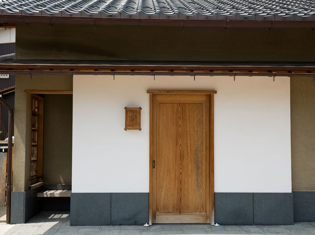 何もない住宅街にひっそりと佇む、まさに隠れ家的名店