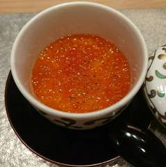 秋限定 生のいくらの醤油付け。茶碗蒸しにも合います