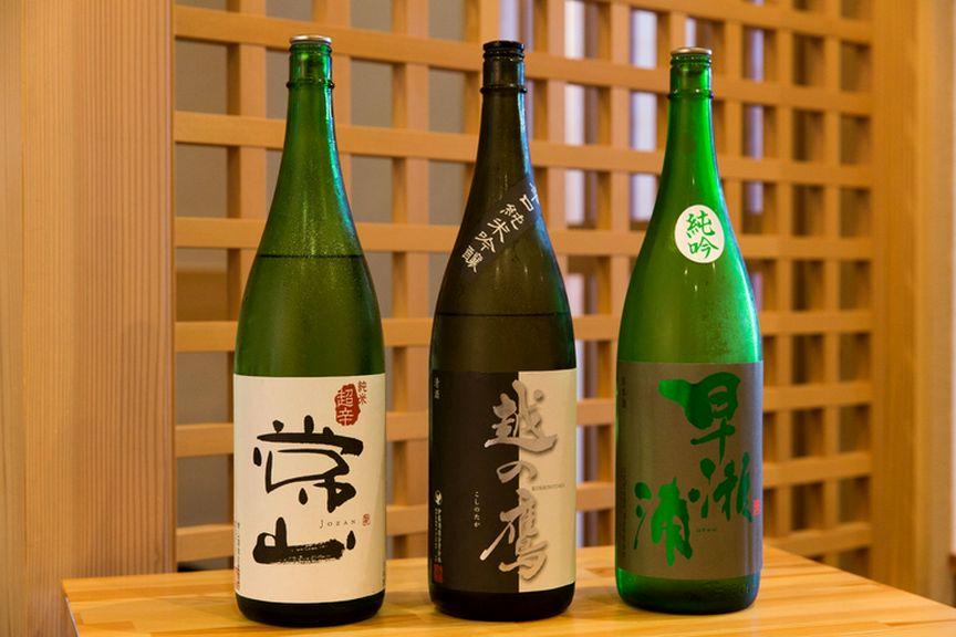 季節の酒も織り交ぜつつ、寿司に寄り添う福井の銘酒を
