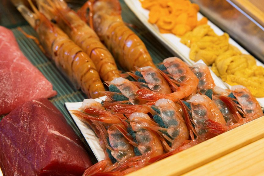 直接浜を訪れ目利きすることで、極上の鮮魚を握りに