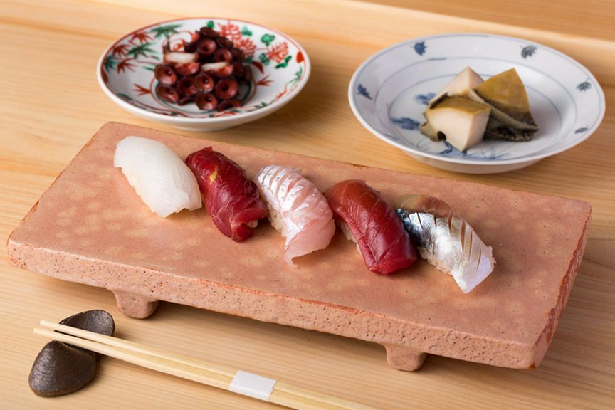 地の魚だけに固執せず、全国よりその時期の美味にも注目