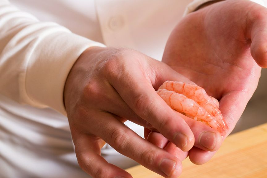 今なお研究を重ねる福井ならではの寿司が自らのスタイル