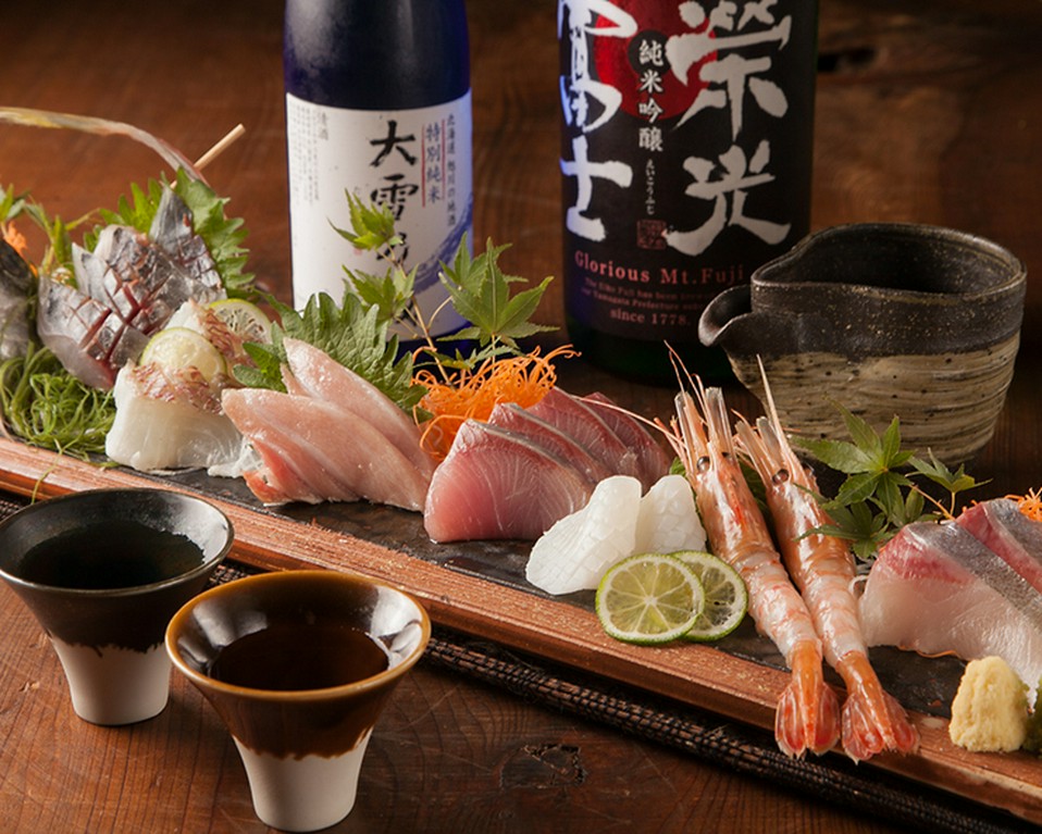 確かな目利きでこだわり抜いて仕入れる旬の魚介と野菜が自慢