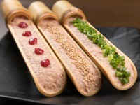 ひと品ひと品、手づくりで提供している『特製つみれ』。
お肉には「もとぶ牛」や「あぐー豚」を使用、奥深い味わいを満喫できます。