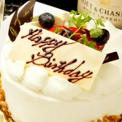 誕生日・記念日にはメッセージ入りのデザートプレートをサービス