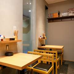 違いの分かる大人が集い、ビジネスの場として活躍する焼き鳥店