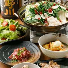 予約必須の『鍋コース』。飲み放題もセットにできて大満足！