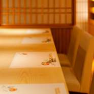 デートにはカウンター席がおすすめ。カウンターでは職人技の応酬を間近で眺めることができます。普段なかなか目にすることができない繊細な仕事ぶりは、釘付けにされること間違いありません。