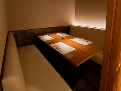 完全個室（4名様まで）・半個室完備（2名様から12名様まで）