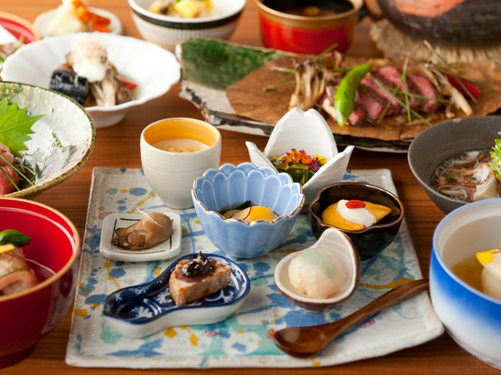ご予算に合わせて選べる『季節の懐石コース』がおすすめ