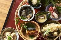 季節の籠盛り和御膳に和牛ステーキ（40g）がプラスとなります。