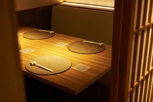ご接待や会食におすすめ。旬の食材を豊富に使用し、器にも拘り、季節感を感じて頂けるコースです。