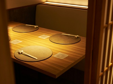 ご接待や会食におすすめ。旬の食材を豊富に使用し、器にも拘り、季節感を感じて頂けるコースです。