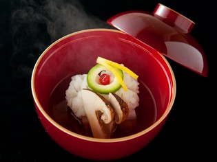 優しい味わいに仕上げた『本日の椀もの』