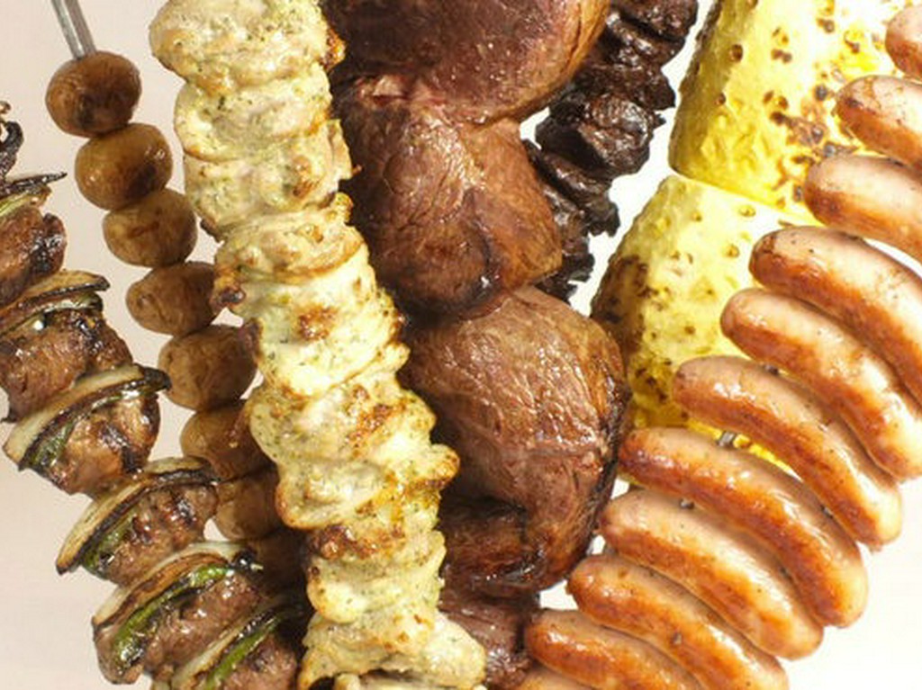 本場の味のシュラスコが食べ放題！どんな宴会も盛り上がる