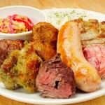 定番プレート!
牛肉・チキン2種・ポーク2種・ソーセージ