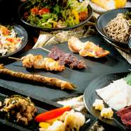 自慢の『串焼き』などの多彩な料理＋2h飲み放題プランが1名様3500円～(4名様以上)。広い座敷席・完全個室・ソファ席の3空間があり、人数とシーンによって様々な宴会で盛り上がれます。詳細はお電話を。