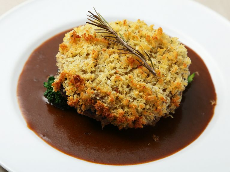 しっとりと柔らかい『仔羊のメンチカツレツ ディアボロ風(マスタード風味)』