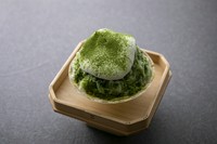 奈良市の秘境の地、月ヶ瀬の大和茶抹茶を贅沢に使用しました。抹茶ならではの風味と苦みを感じてください。ミルクとの相性も抜群です。バランスはお好みで調節を。

ハーフサイズ：605円