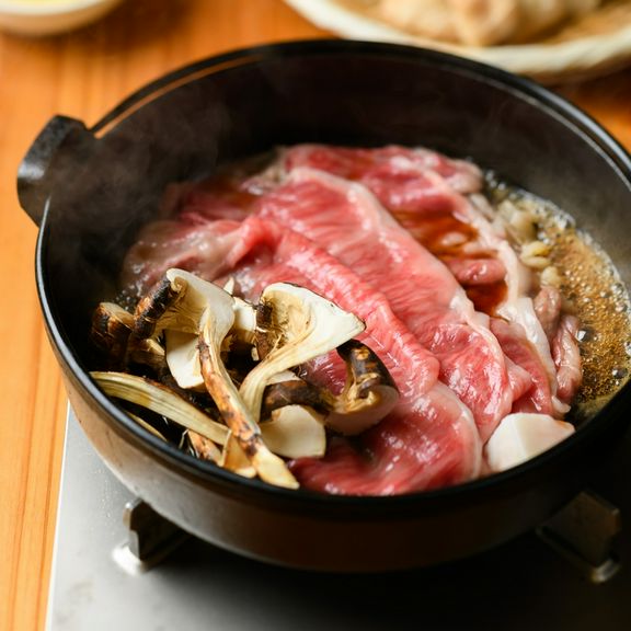 お肉と割り下に絶妙にマッチした一品は絶品！暑い日にさっぱりとお召し上がりいただけます。