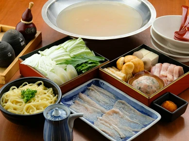 澄んだスープはお酒を選ばない『雷門謹製　吟醸鶏ガラ鍋』