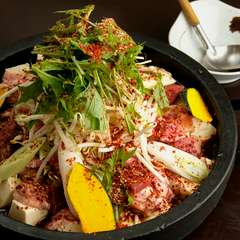 国産ホルモンでつくる『テッチャン鍋』（自家製コチュジャン／しょうゆ／みそ）