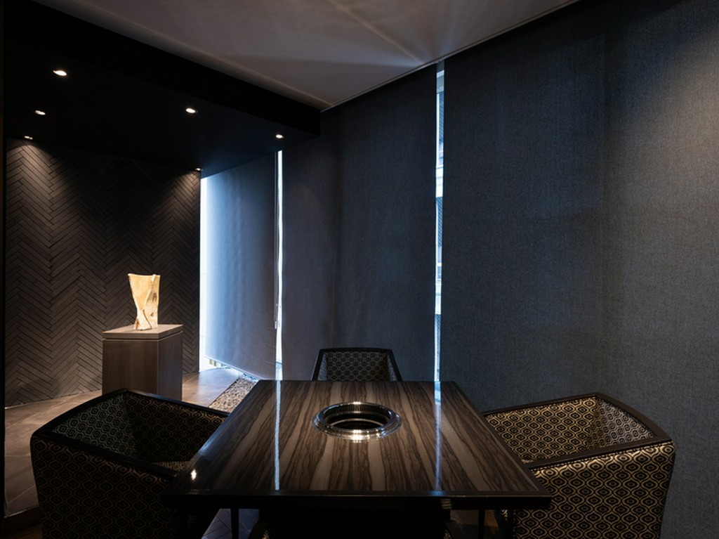 料理も内装も本格派。銀座デートは【炭火焼 松林】