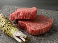 幻の神戸牛の中でもごく僅かしかとれない最高級部位、シャトーブリアンを味わえる、唯一無二のコース