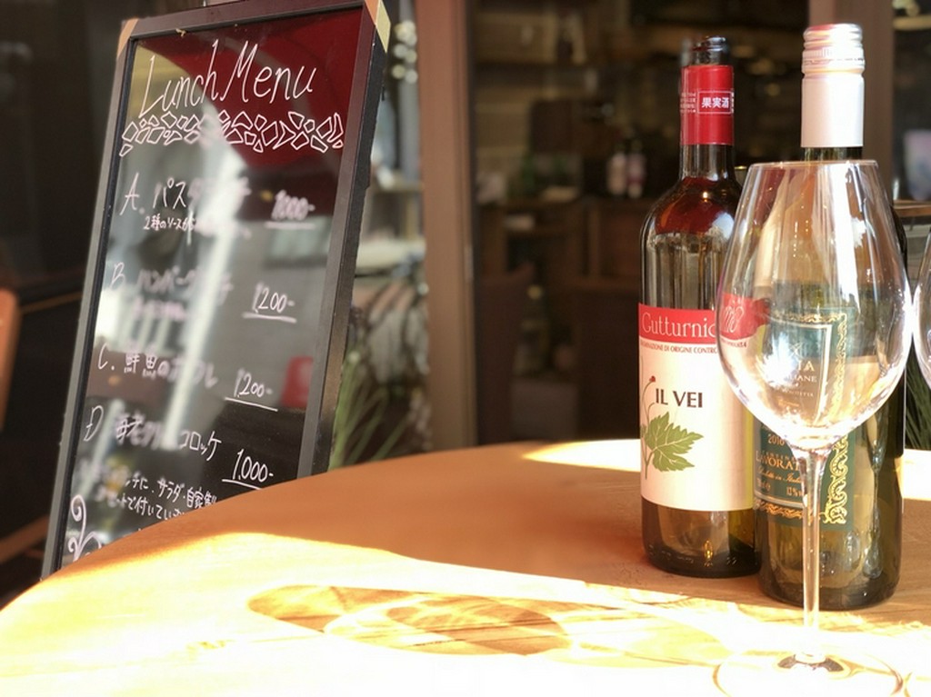 ランチとディナー共に違った顔のおしゃれが楽しめるお店。