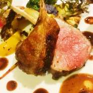 ラム肉の独特の旨味とポルチーニソースの相性をご堪能あれ