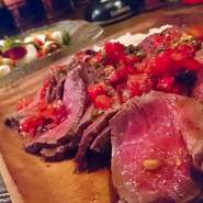 お料理(6～7品)+2時間飲み放題付のtoneのパーティプランは女子会にもオススメ。オシャレな空間で、楽しい時間をお過ごし下さい。