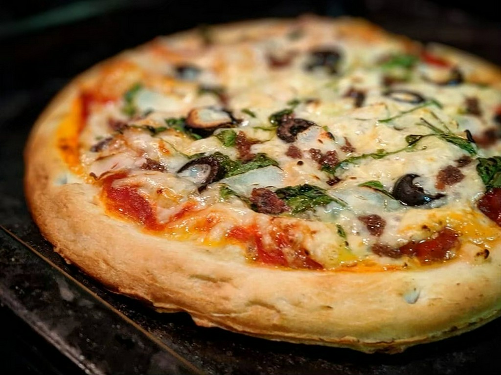 にんにくとアンチョビのピッツァ