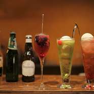 夏季限定
バニラアイスを添えたカクテル
メロン／いちご／マンゴー／ピーチ