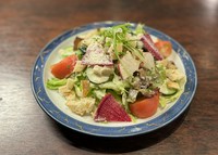 「無添加のベーコンってそうそう無いよねえ。。」ということで、自分とこで作っています。(2週間かかりますが) クルトンも手作りの全粒粉のパンでの自家製です。
クルトンの偉大さを感じていただける事でしょう。