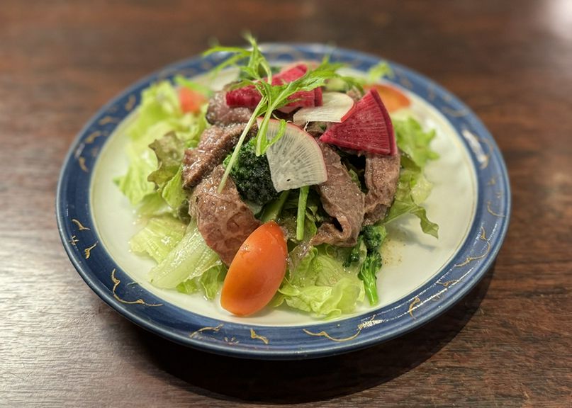 土佐あかうしローストビーフのサラダ