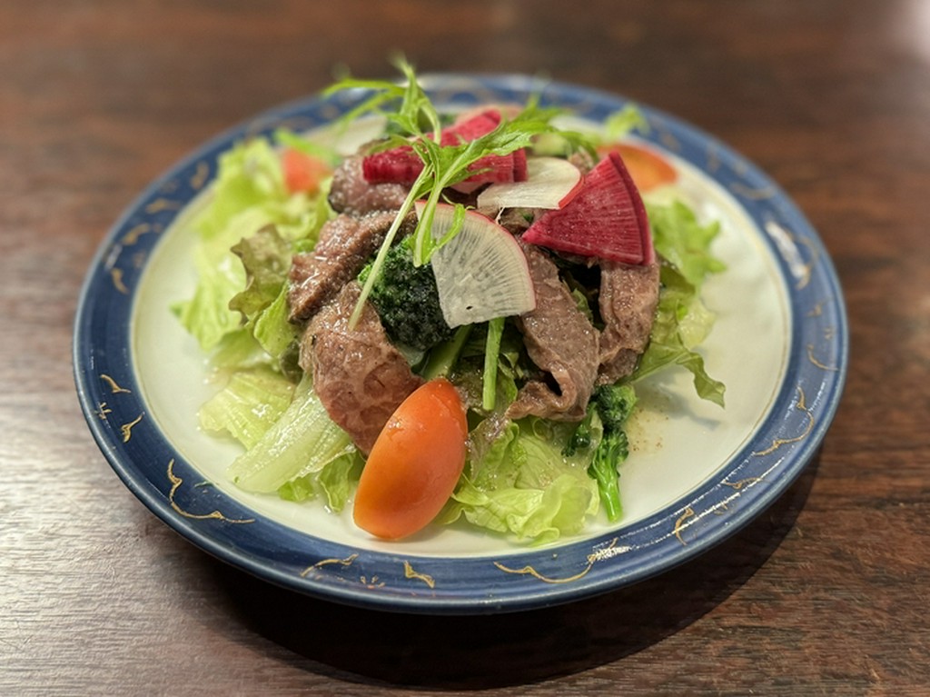 土佐あかうしローストビーフのサラダ