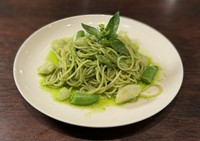 華やかでスウィートなファームベジコさんのバジル。高知の敏腕シェフたちが愛用されています。